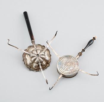 TESPINDLAR, 2 st, silver, svenska stämplar, 1800-tal. Total vikt ca 68 gram.
