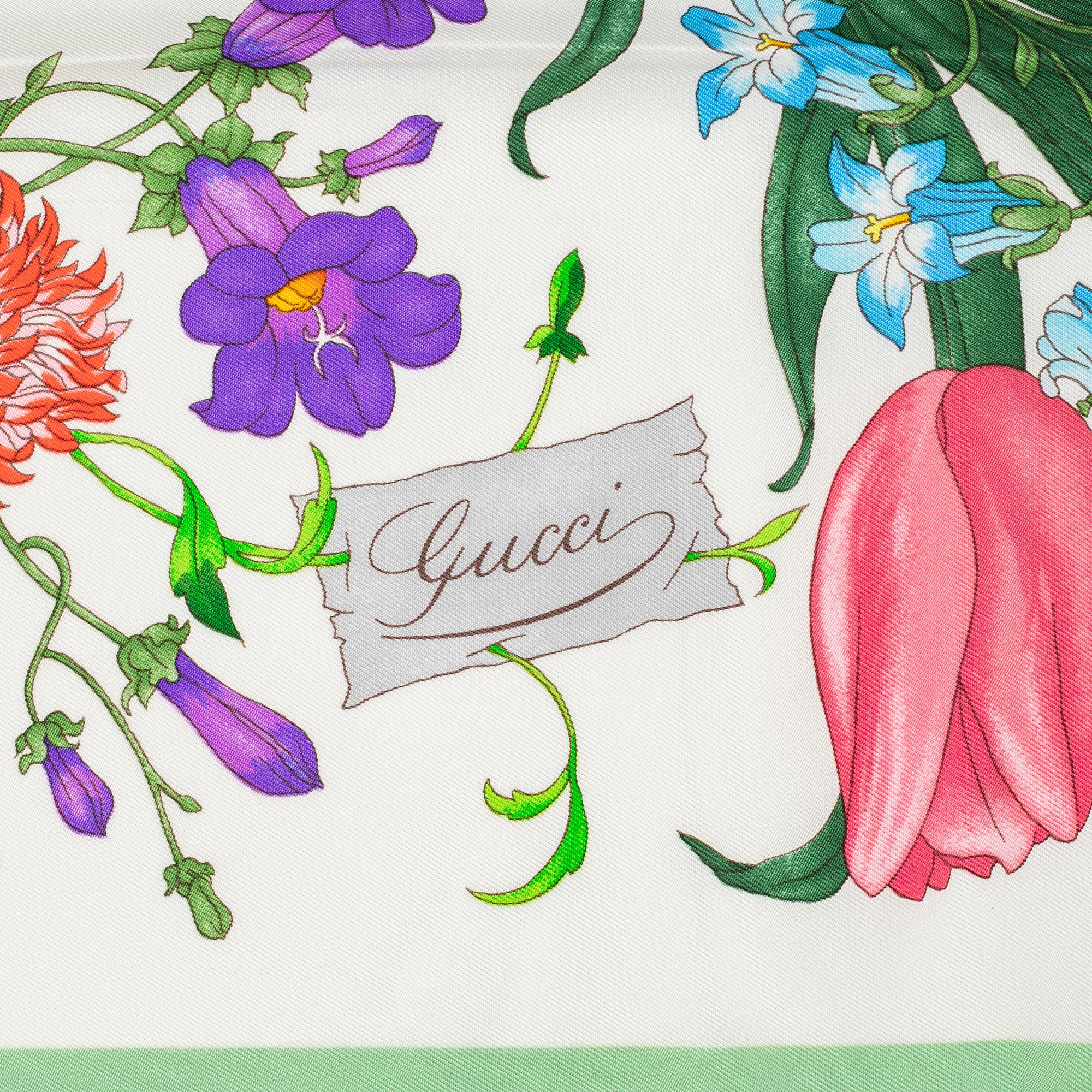 Gucci, a 'Flora' silk scarf.