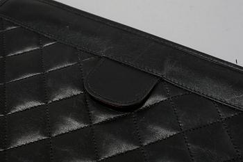 NECESSÄR, Chanel.