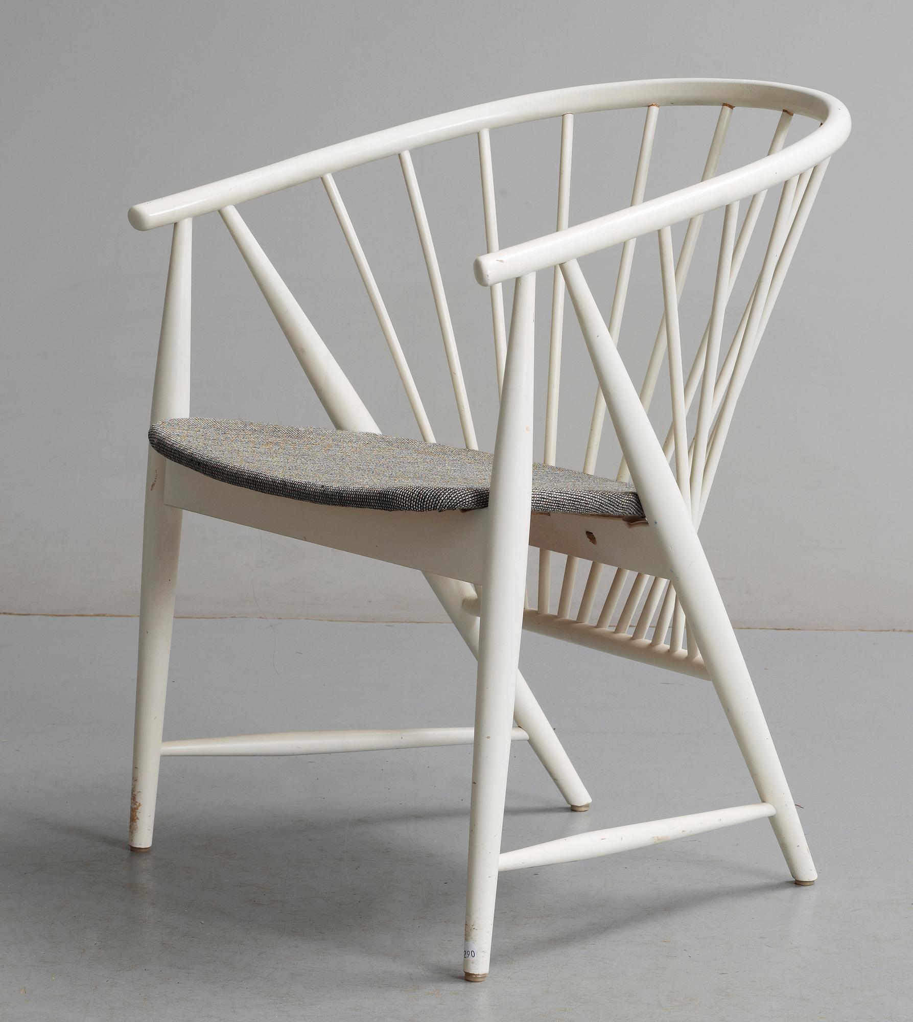KARMSTOL "Solfjädern". Sonna Rosén, Nässjö Stolfabrik, Formgiven 1948.