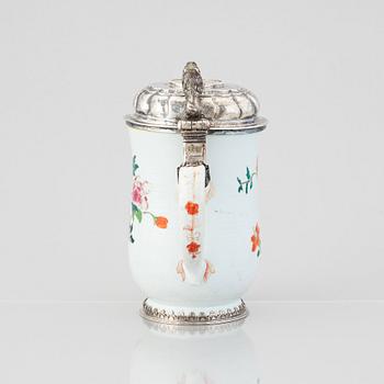 An 18th century famille rose and silver tankard, lid with mark of Nils Gram, Copenhagen 1756.