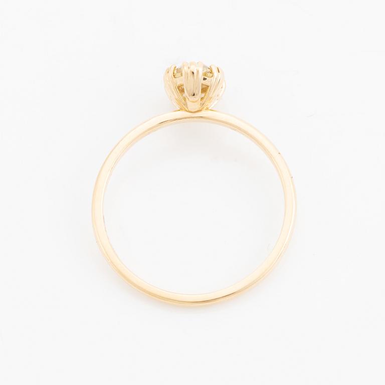 Ring with fancy brownish yellow diamond.