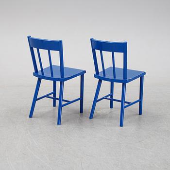 A pair of painted chairs by Mats Theselius for Källemo, 1980's.