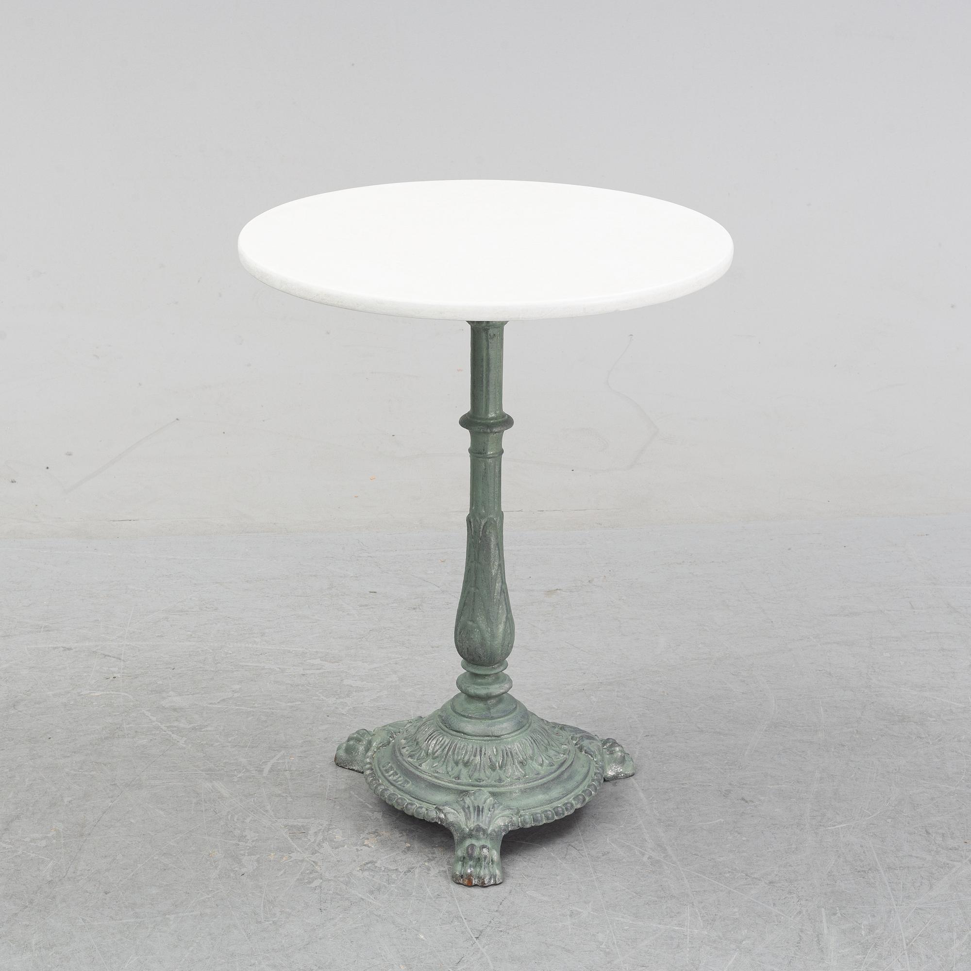 An early 20th Century cast iron garden table from Skoglunnd & Olson, Gefle.