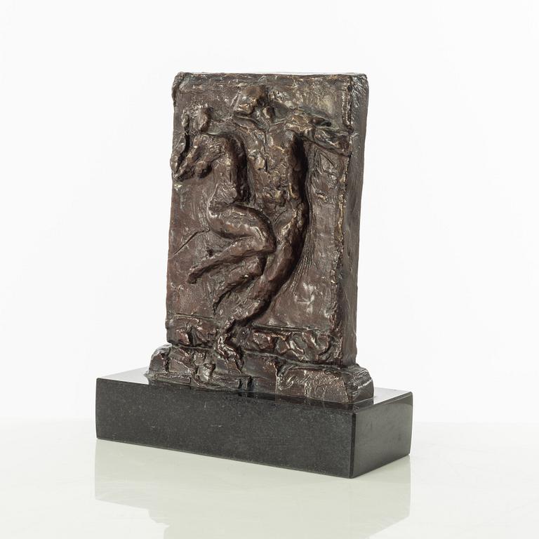 Gudmar Olovson, relief/skulptur. Signerad. Numrerad. Gjutarstämpel. Brons, total höjd 20 cm, längd 16 cm.