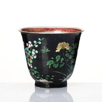 Kopp, porslin. Qingdynastin, Kangxi (1662-1722).