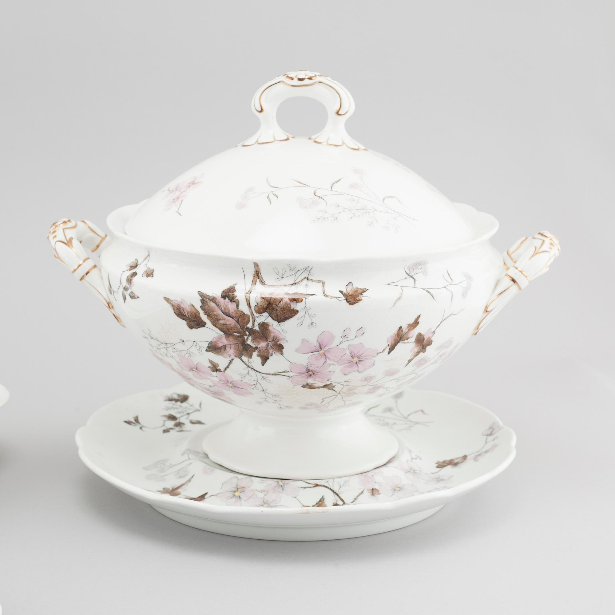 98 pieces of earthenware tableware from Rörstrand, model "Risa", produced between 1888- 1908.