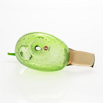 Oiva Toikka, a 'Summer Finch' glass bird, signed O. Toikka Nuutajärvi.