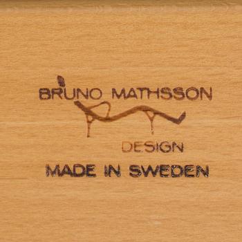 KARMSTOLAR, ett par, "Miranda" Bruno Mathsson för Mathsson International, Värnamo.