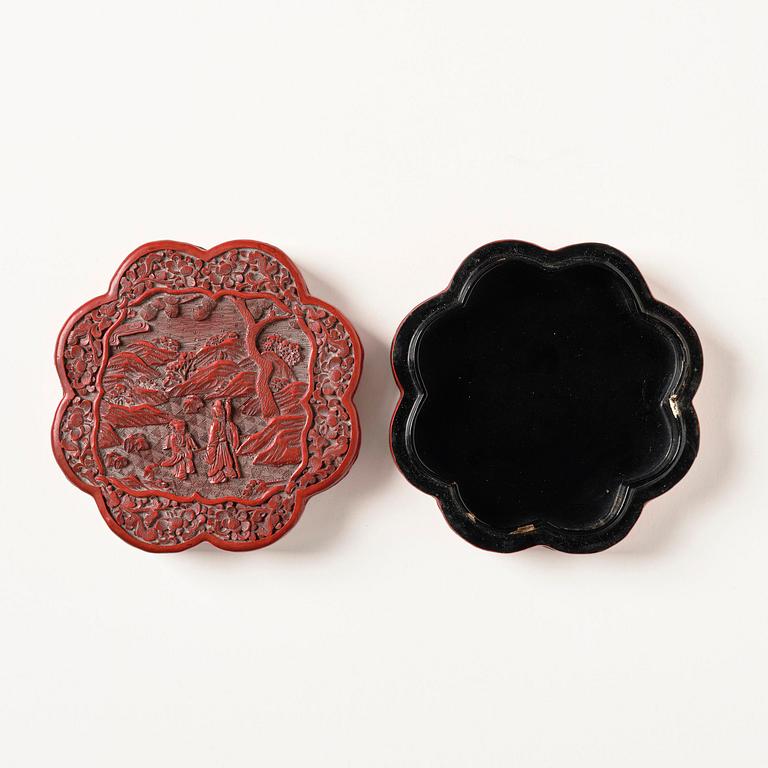 A cinnabar lacquer box with cover, Qing dynasty, 19th century.