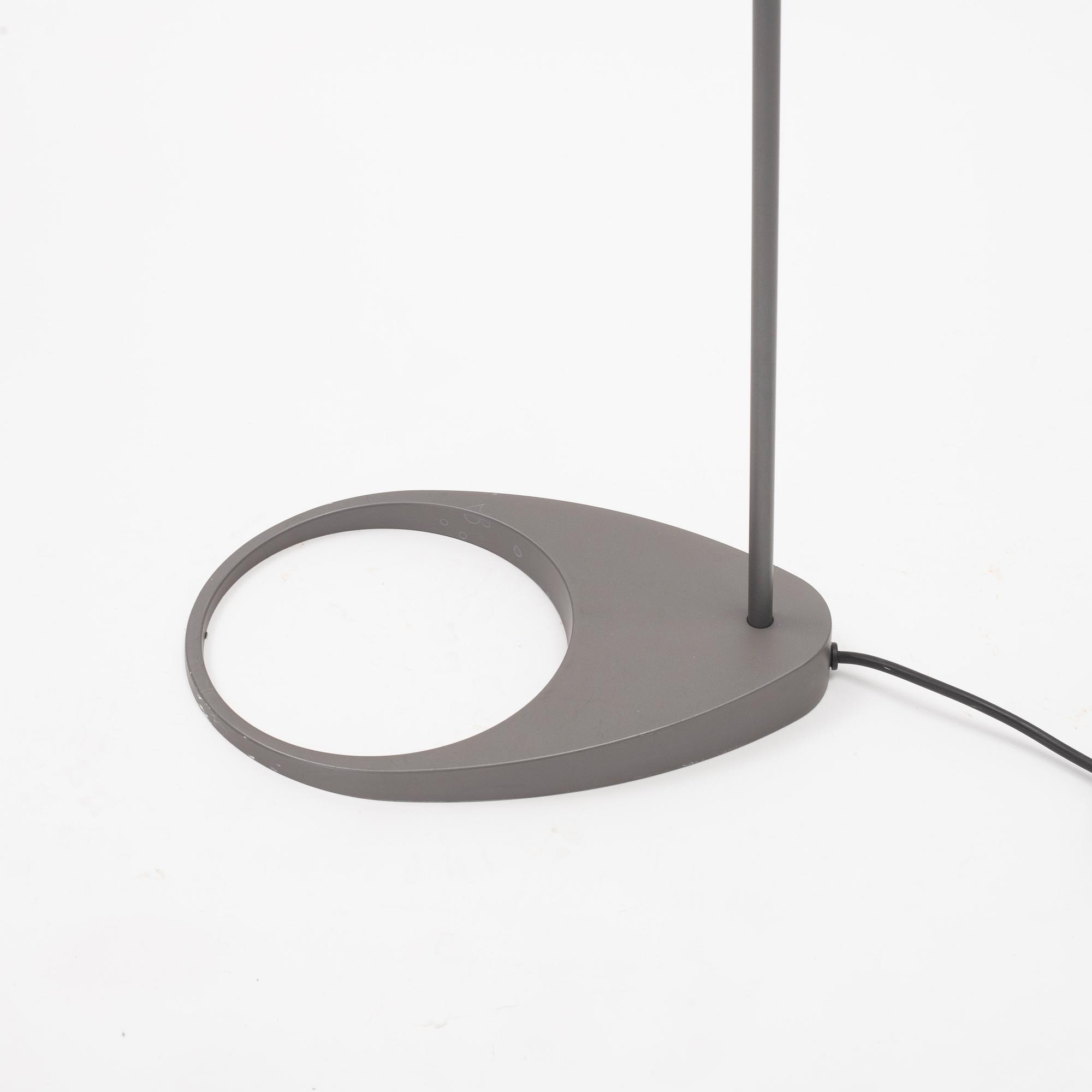 Arne Jacobsen, golvlampa, "AJ", Louis Poulsen, Danmark.