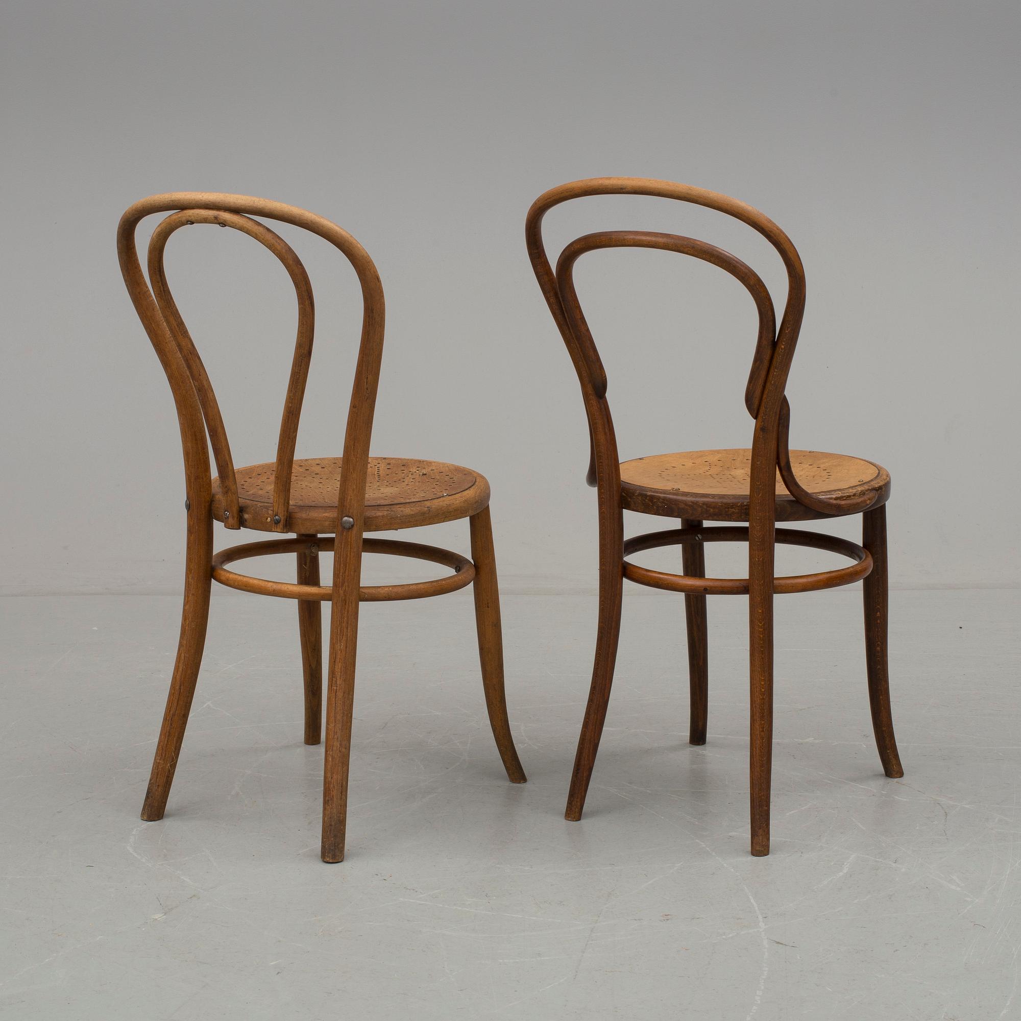 STOLAR, 2 st snarlika, cafémodell, 1900-talets början.