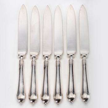 A set of 12 English epns dessert knives first half if the 20th century.