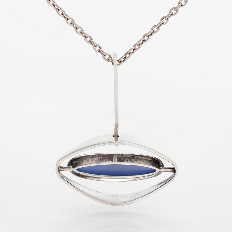 Elis Kauppi, a silver pendant with blue stone. Kupittaan Kulta, Turku 1961. With sterling silver chain.