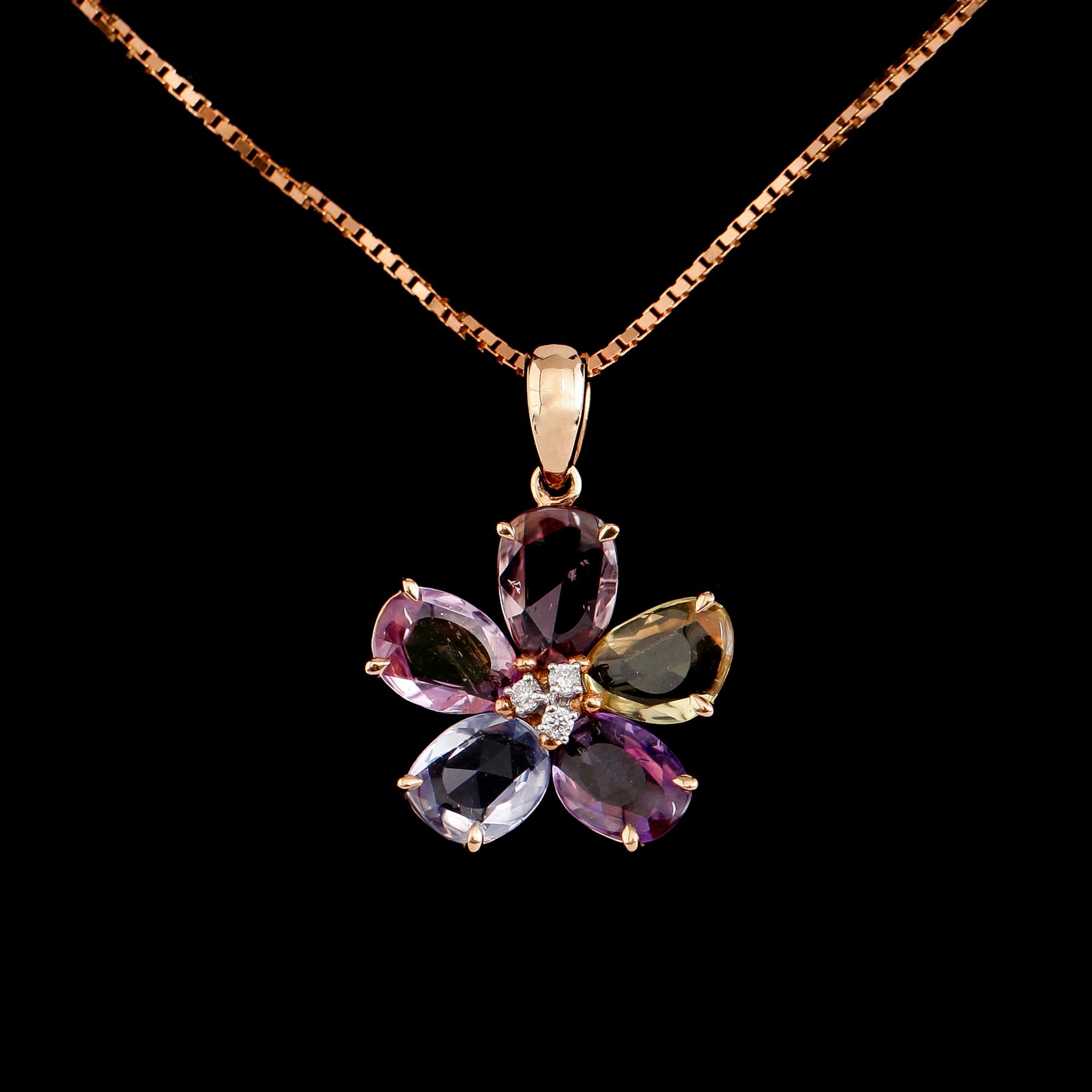 HÄNGE, 18 k roséguld, diamanter samt safirer.