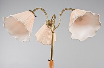 GOLVLAMPA, omkring 1900-talets mitt.