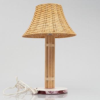A model 'B-105' table lamp, Bergboms.