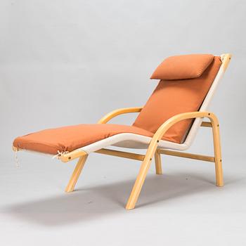 A 1980's Chaise Lounge.