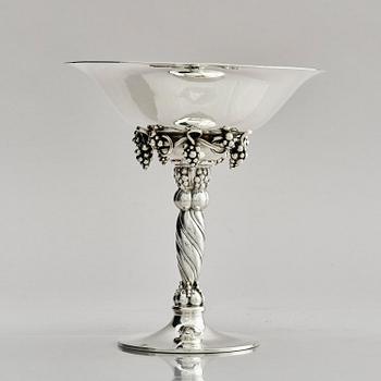 Georg Jensen, skål på fot, sterling silver, modell nr 263B, Köpenhamn 1933-1944.