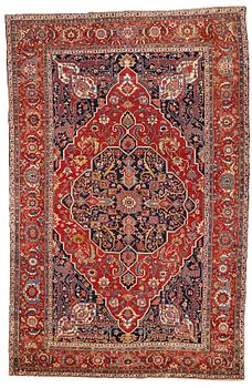 240. A carpet, an antique Heriz, ca 564,5 x 587,5 x 376,5-380 cm.