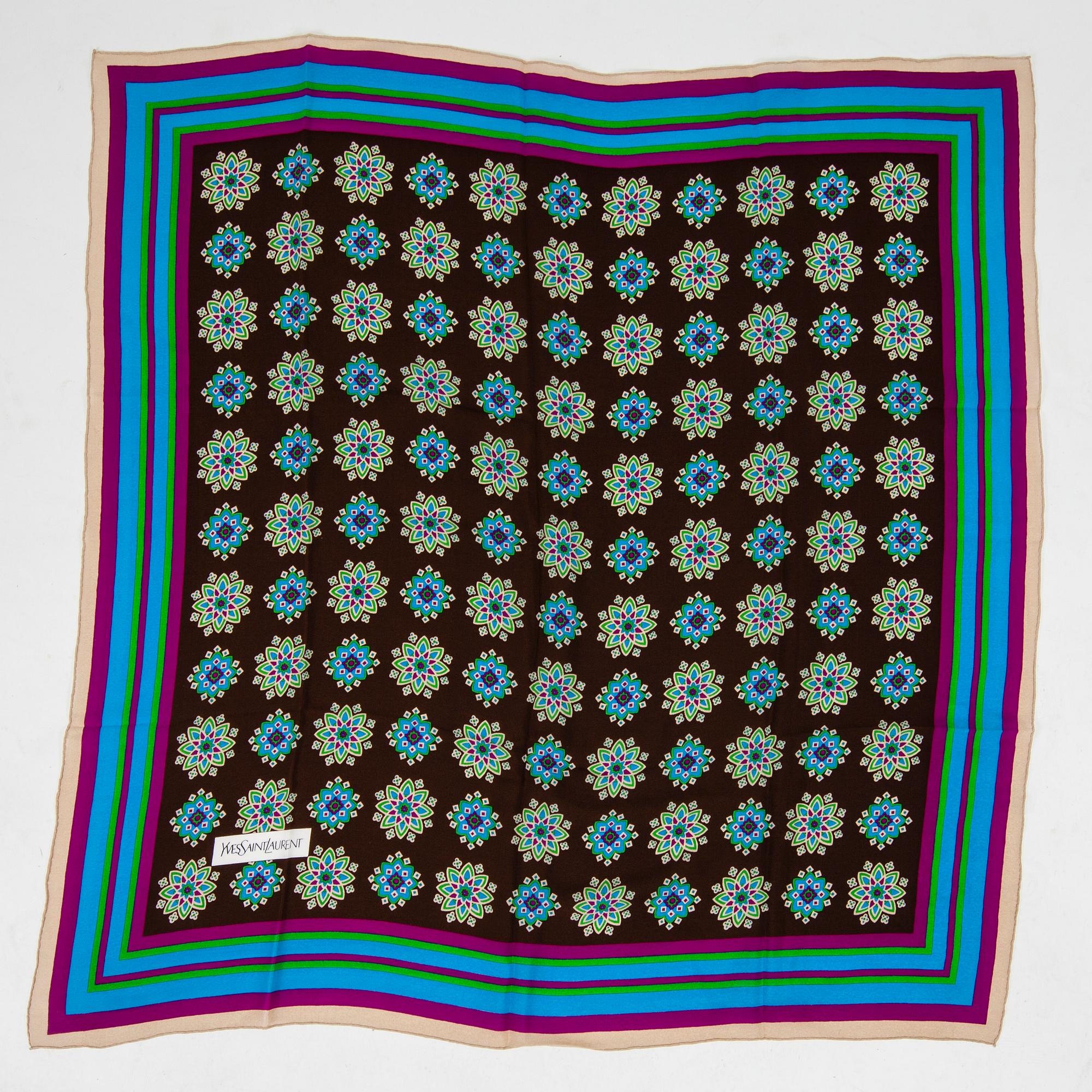 SCARF, Yves Saint Laurent.