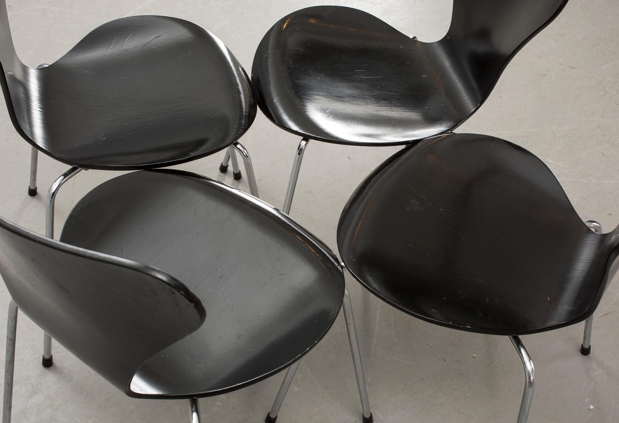 STOLAR, 4 st, "Sjuan", Arne Jacobsen och BORD, 1900-talets andra hälft.