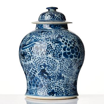 A blue and white phoneix jar with cover, Qing dynasty, 18th Century.