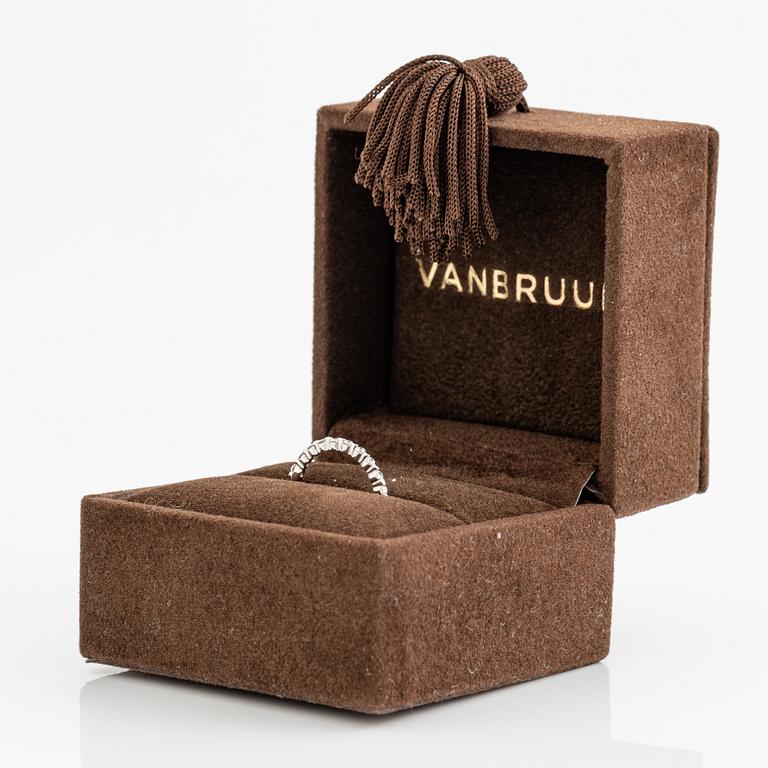 Ring 18K vitguld med runda briljantslipade diamanter, VANBRUUN.