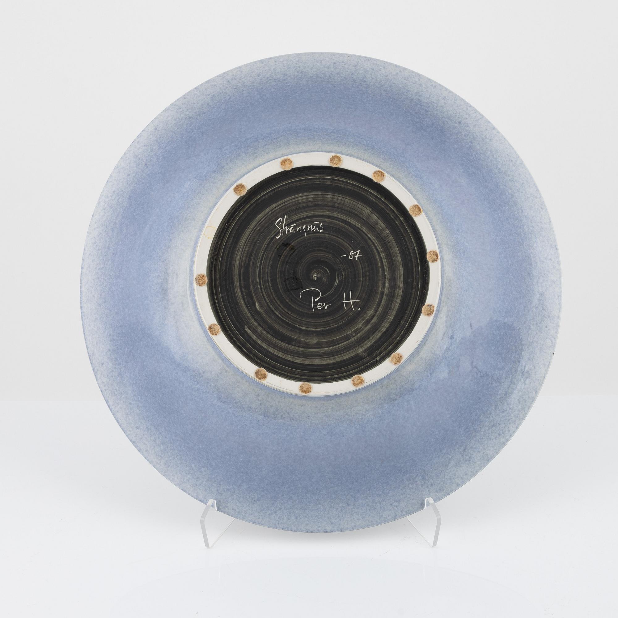 Per Hammarström, a stoneware dish, signed and dated 1987.