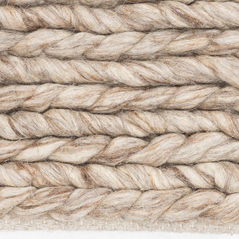 Matta, "Chunky wool sand",  Lotta Agaton Interiors x Layered, ca 350 x 250 cm.