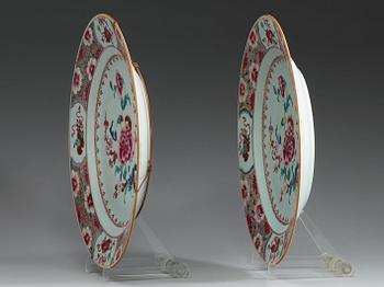 A pair of famille rose chargers, Qing dynasty, Qianlong (1736-95).
