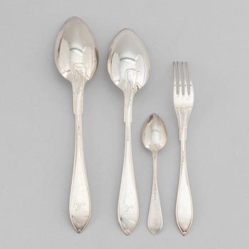 A 29 piece silver cutlery, model 'Svensk spets' and similar model, inclusing GAB, Stockholm, 1020-1931.