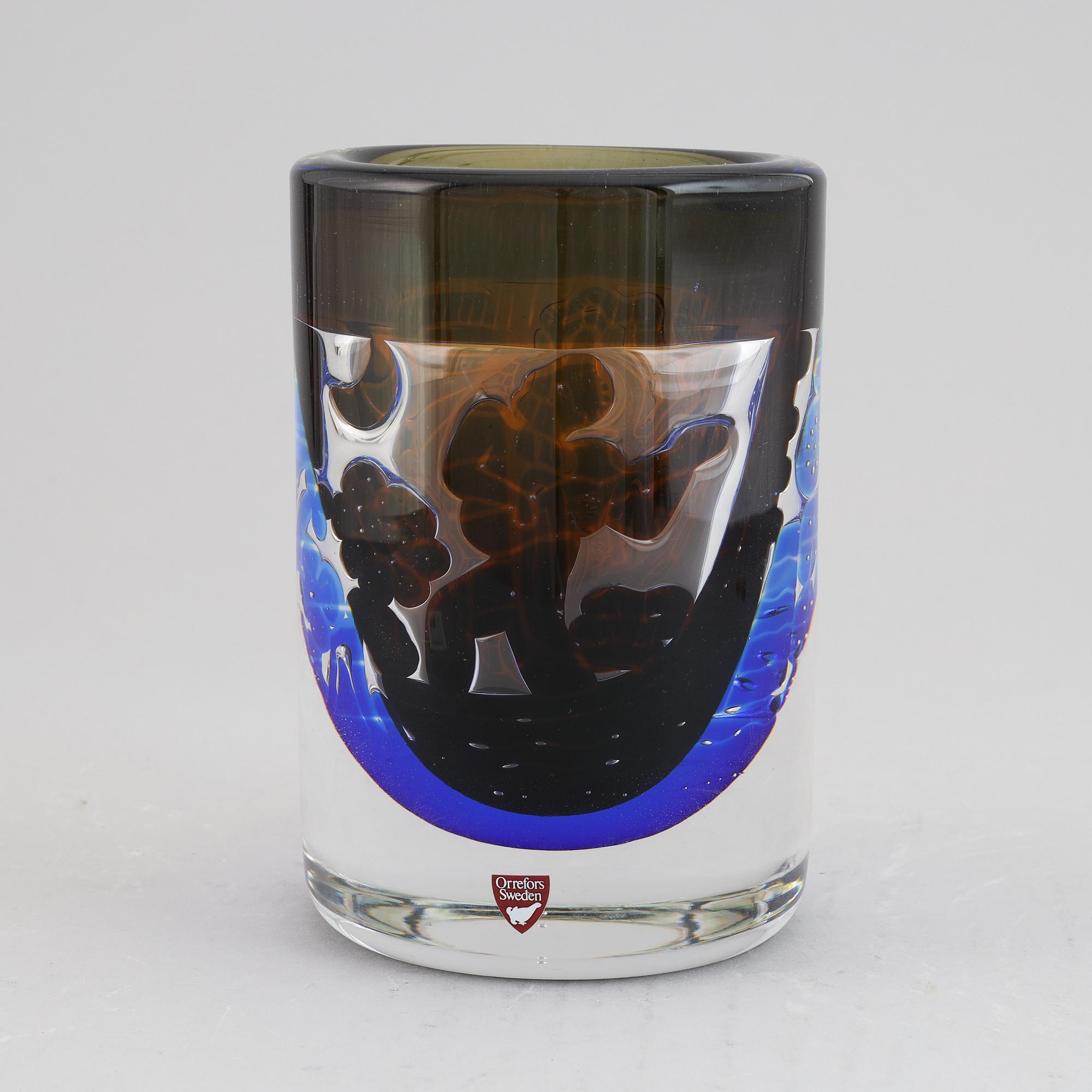 Edvin Öhrström, a signed glass vase, 'Gondoljären', Orrefors, 1986.