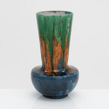 Wilhelm Andstén, maljakko, keramiikkaa, signeerattu Wilh. Andstén H:fors.