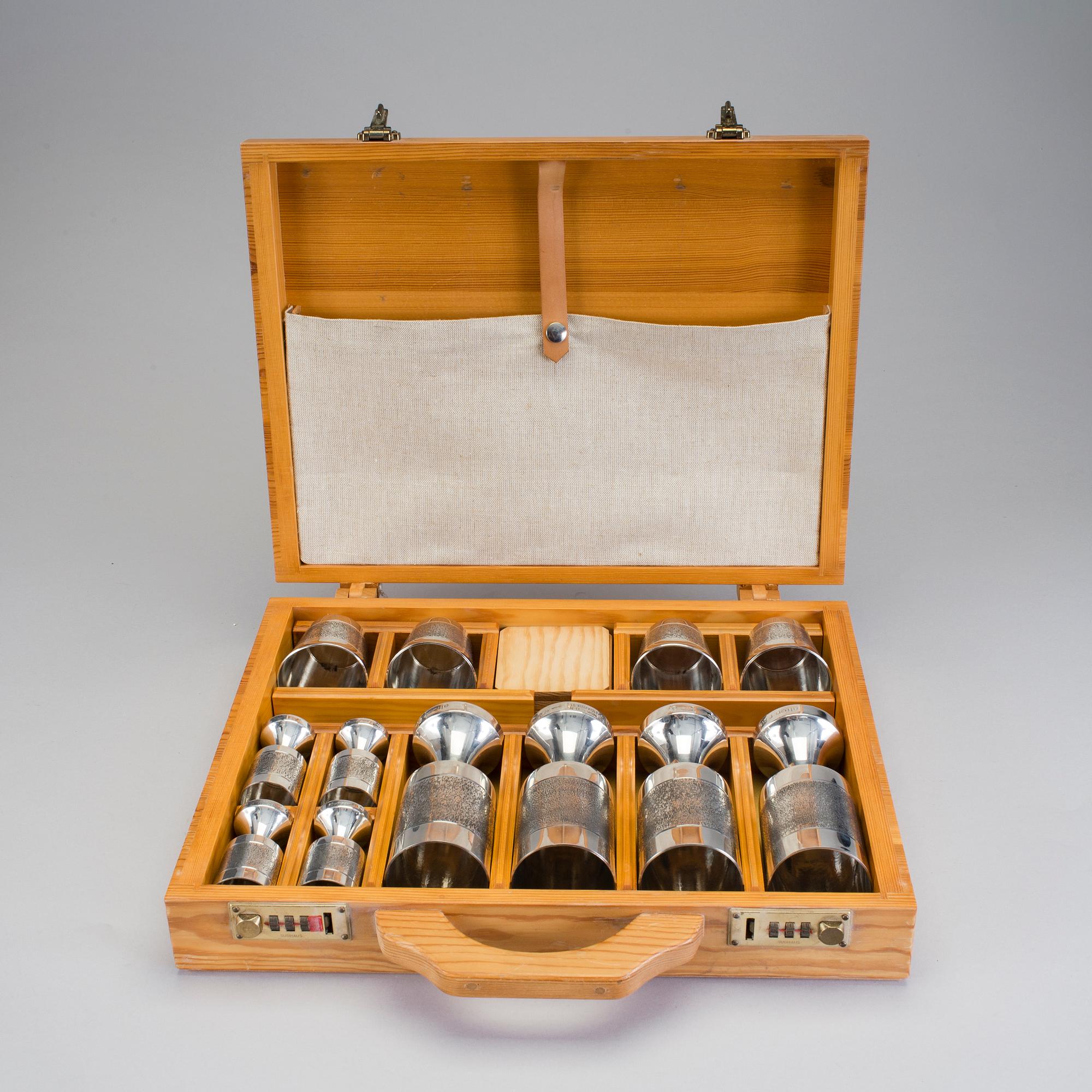 BÄGARE, 12 st, tenn, K E Palmberg för Alton, 1983.