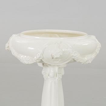 A Vienne porcelain flower table, late 19th century.