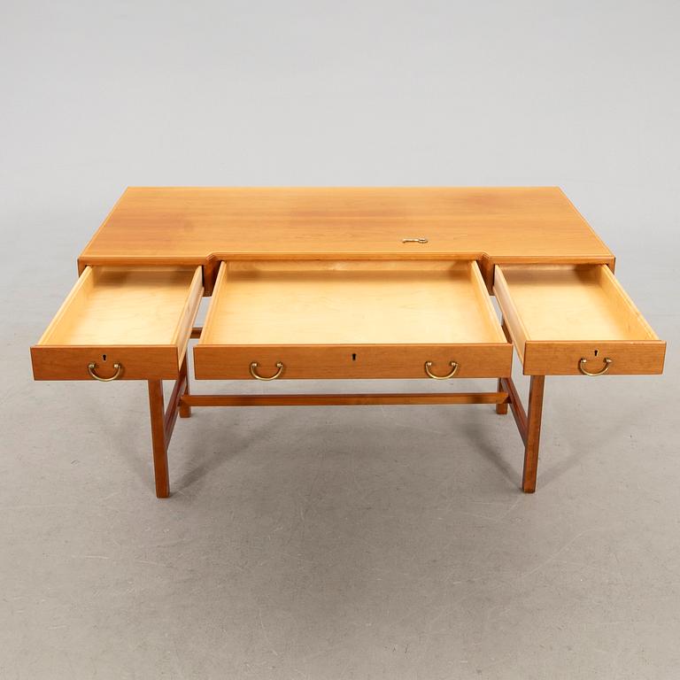 Josef Frank, desk, "Schatullskrivbordet", model 1022, AB Eriksson & Sons for Firma Svenskt Tenn, post 1985.