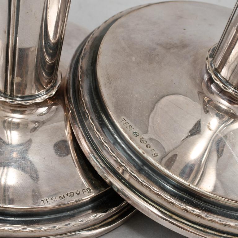 LJUSSTAKAR, ett par, silver, Tesi, Göteborg, 1956.