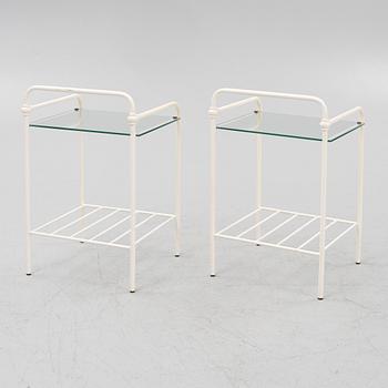 Sängramar och sängbord, ett par, 1900-talets andra hälft.