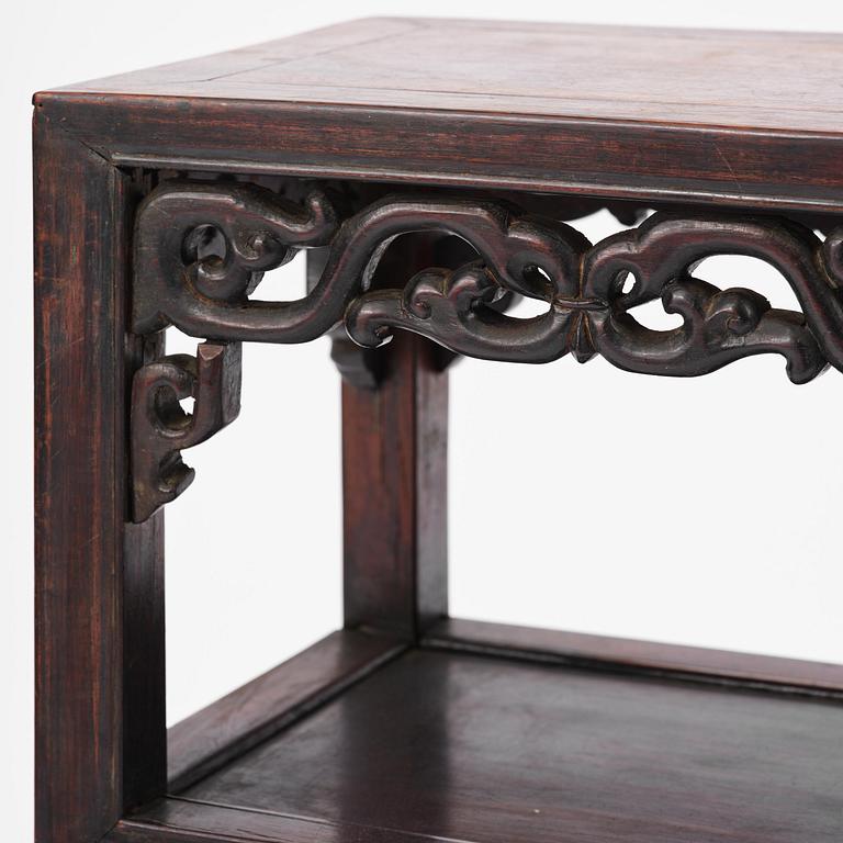 A set of two Chinese hardwood stands/tables, late Qing dynasty.