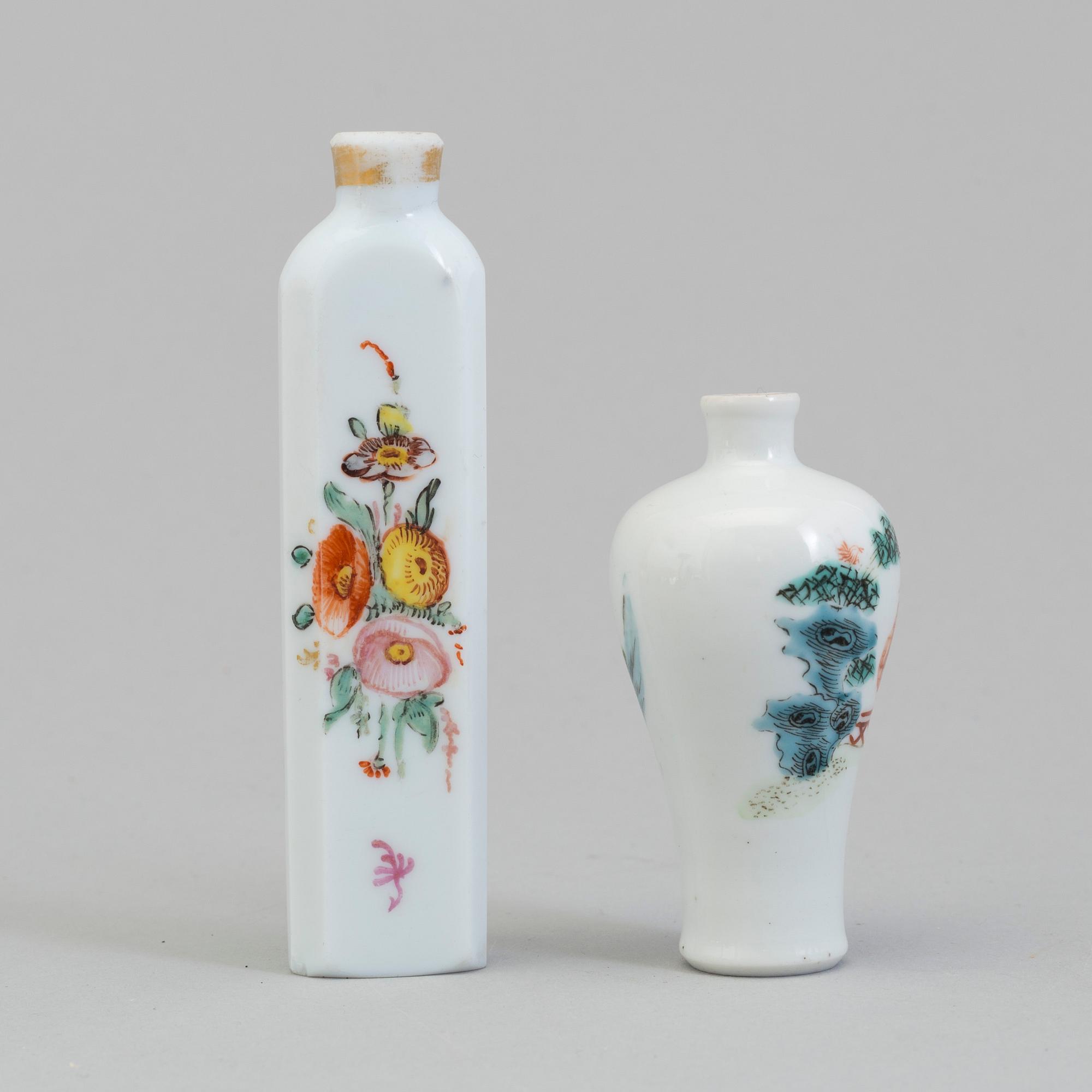 A probably french glass bottle, ca 1800 and a porcelain vase, China, ca 1900.