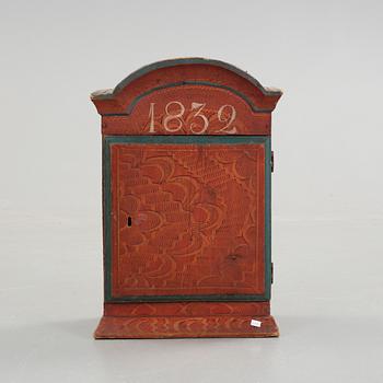 VÄGGSKÅP, allmoge, daterat 1832.