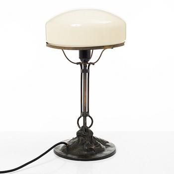 Evard Trulsson, bordslampa, brons med dekor av döskalle i foten, 1900-talets början.