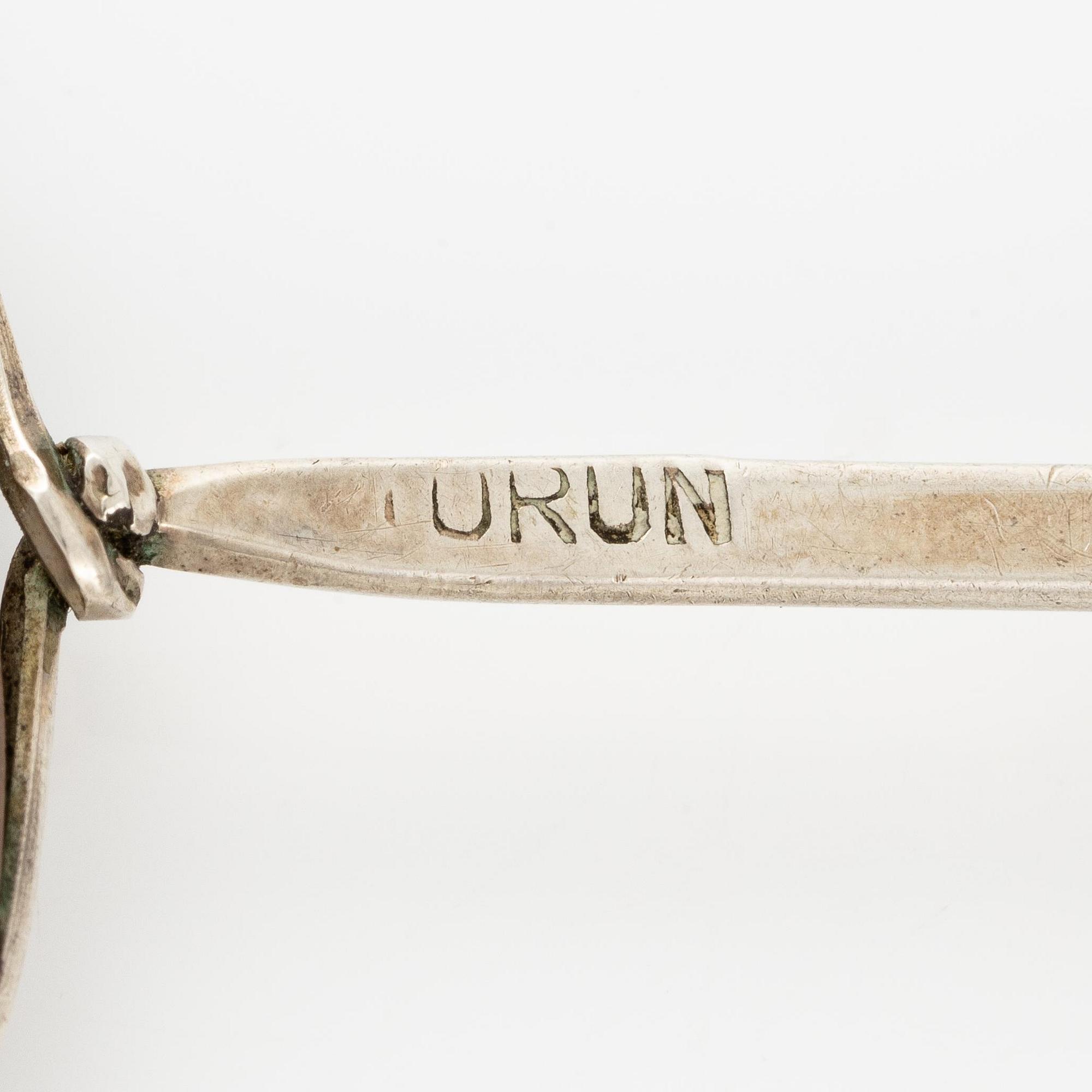Vivianna Torun Bülow-Hübe, a brooch/pendant, silver with stone.
