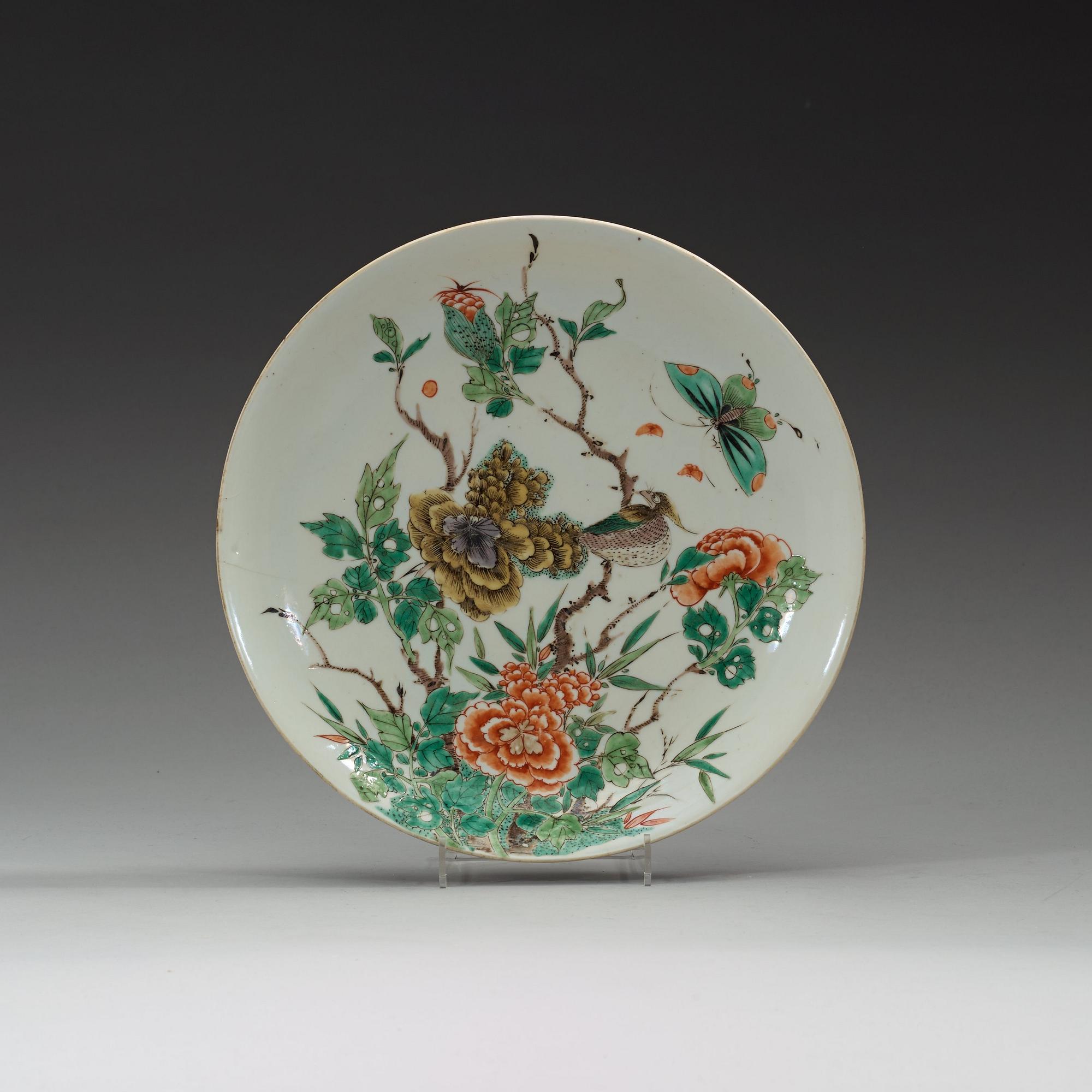 A famille verte dish, Qing dynasty, Kangxi (1662-1722).