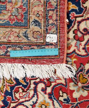 A rug, probably Najafabad, 364 x 254 cm.
