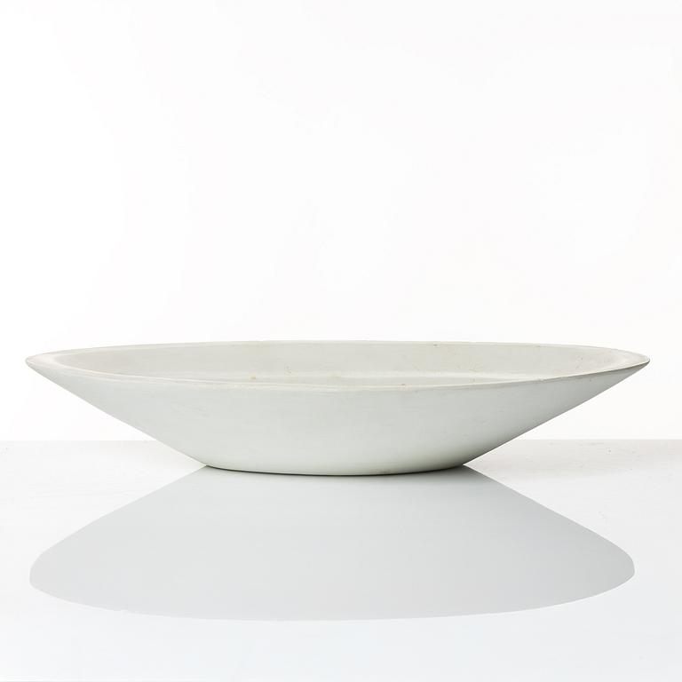 Stina Lindholm, concrete dish, Skulpturfabriken, Sweden.