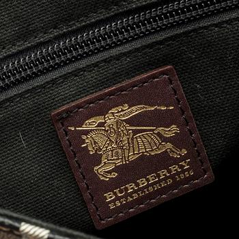 A BURBERRY CROSSBODY MESSENGER BAG.