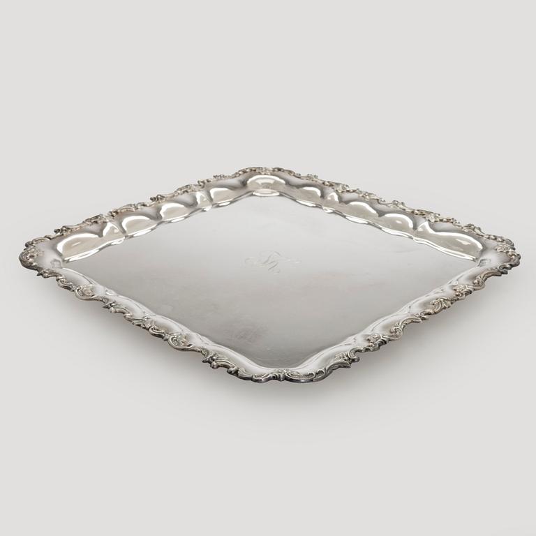 Tarjotin, hopea, Kultakeskus, Hämeenlinna 1970.