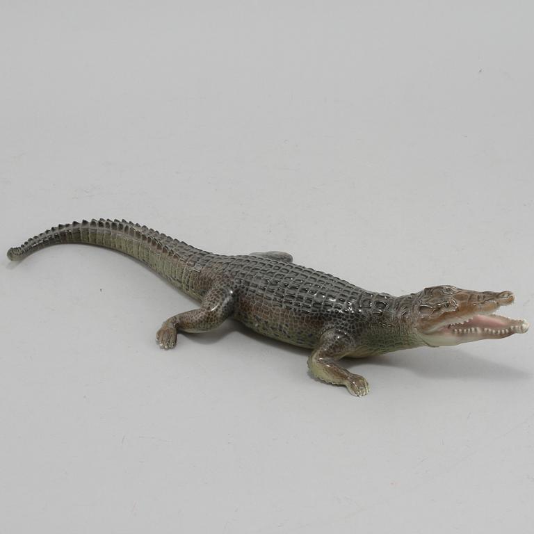 FIGURIN, porslin, signerad S. H Pitzler, Rosenthal, omkring 1900-talets mitt.